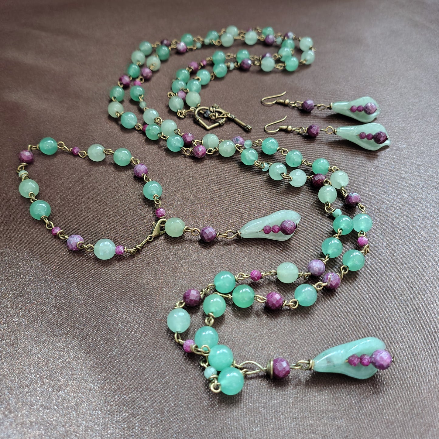 Parure in Avventurina Verde e Rubino – Gioielli Naturali per Energia, Benessere e Armonia"- Rif.2025/35 1/2/3
