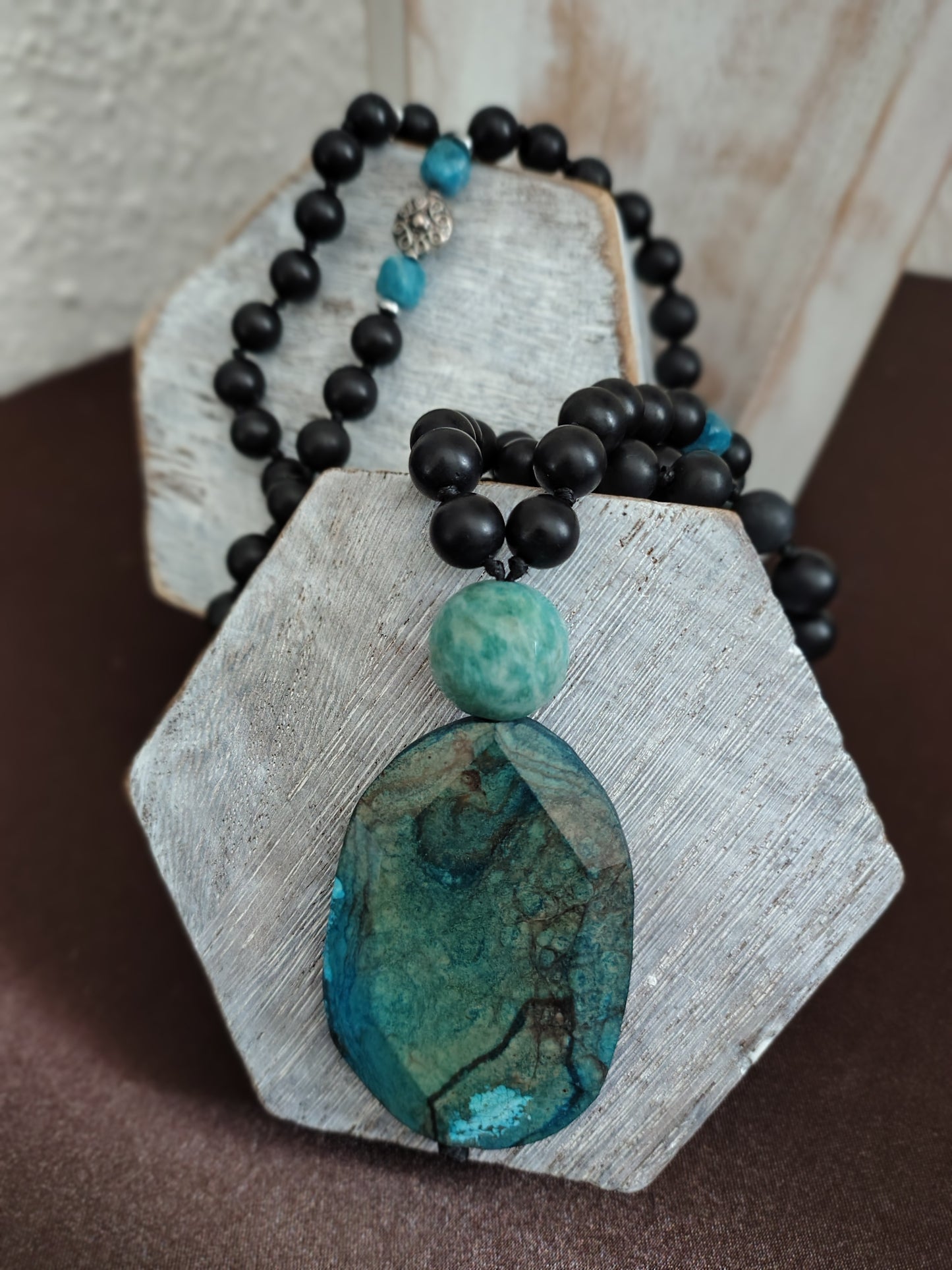 Japamala in shungite – Protezione, verità e fluidità interiore - (pezzo unico e numerato)