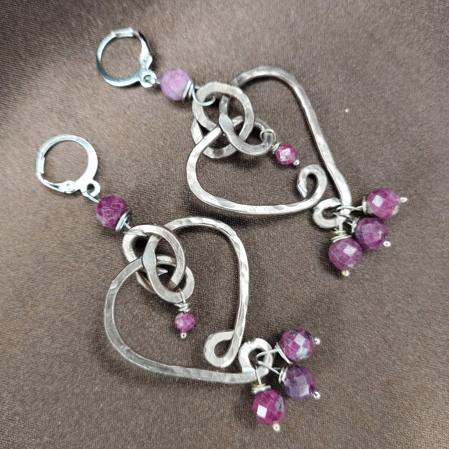 Orecchini in Rubino – Passione e Coraggio -| Linea Cuori Scassati - rif.CS002