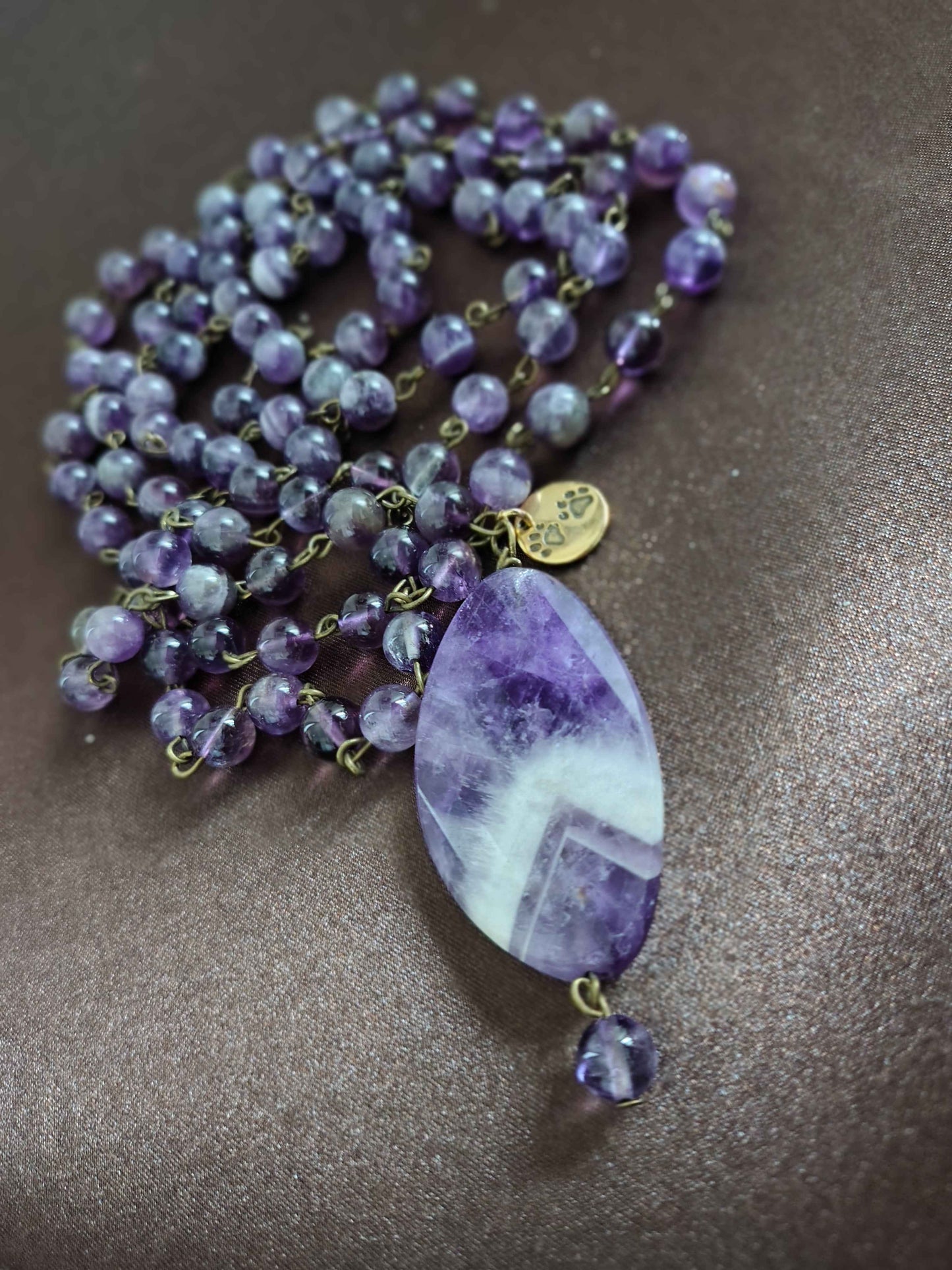 Collana in ametista con vela come pendente