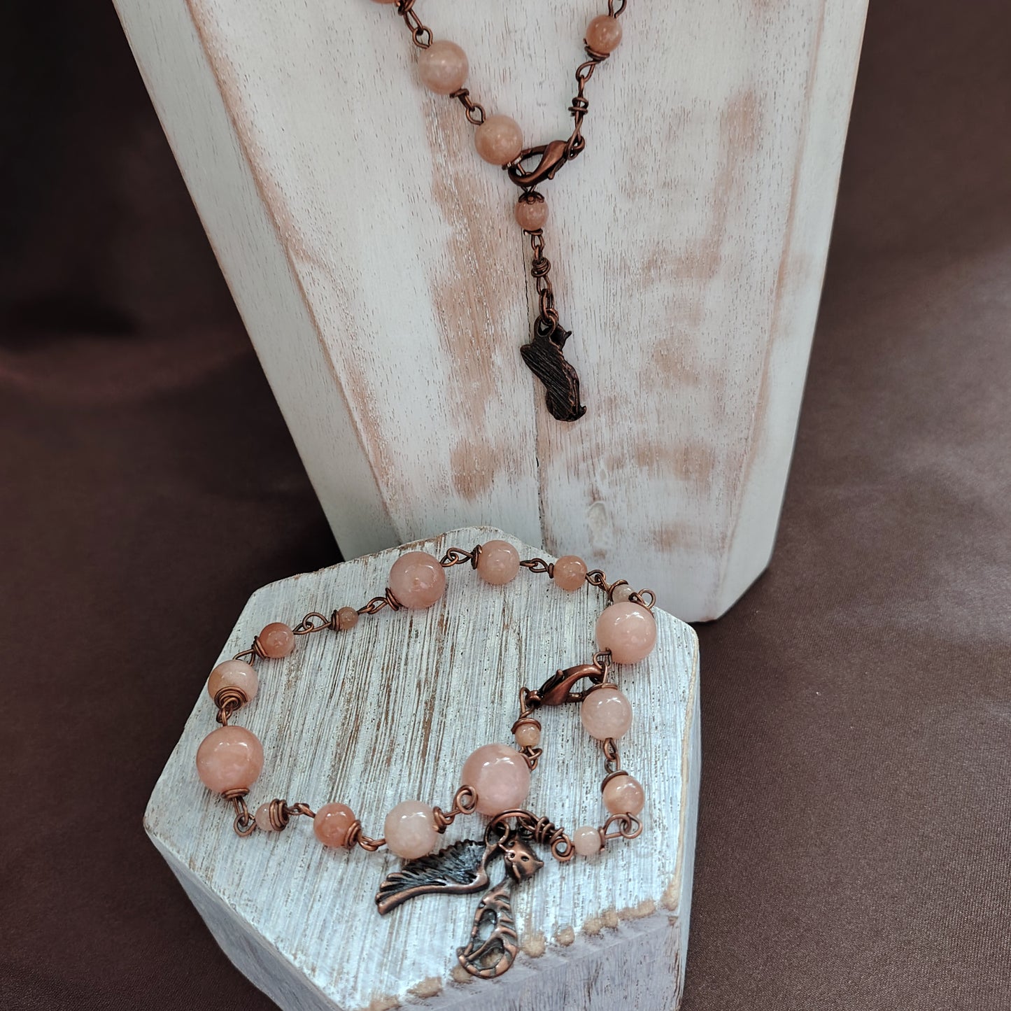 Parure "Abbraccio di Luce" – Collana, Bracciale e Orecchini in Pietra di Luna e Rame- Rif. 2025/39 1/2/3