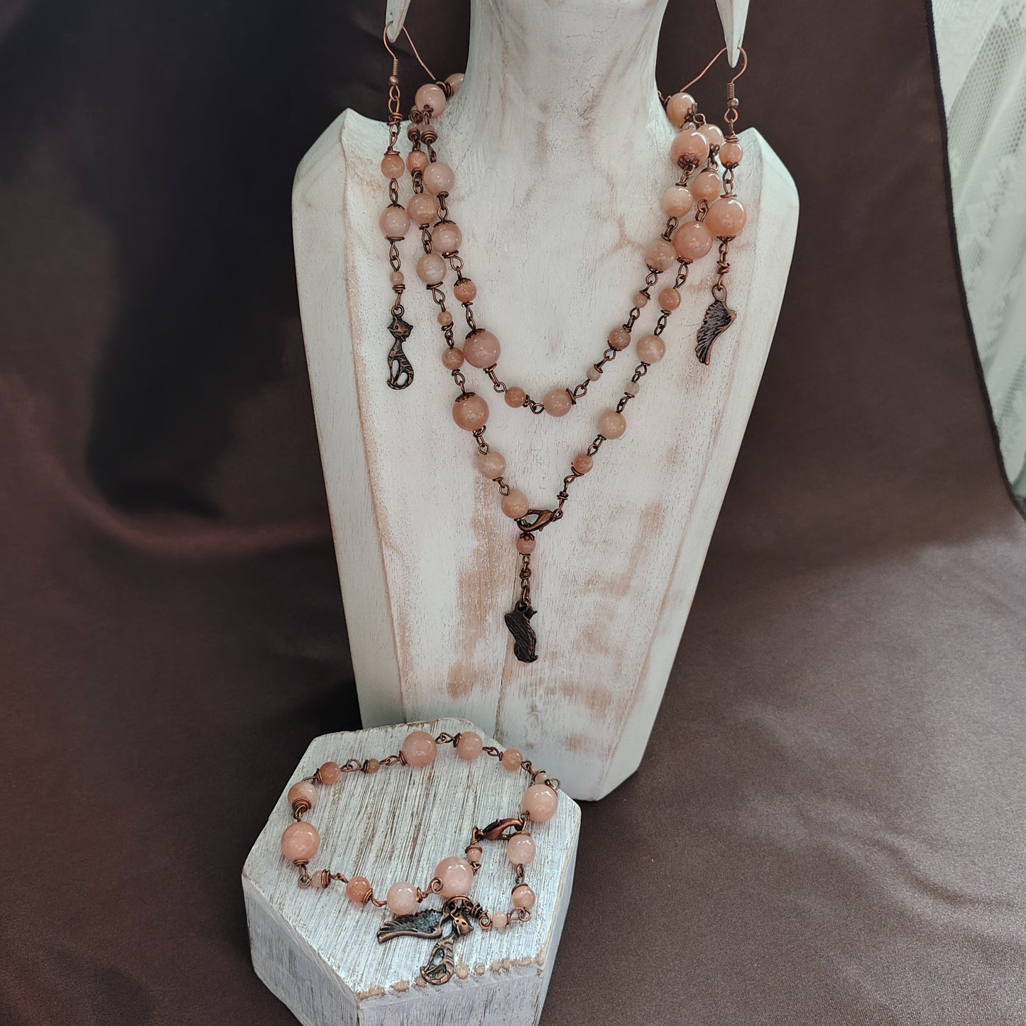 Parure "Abbraccio di Luce" – Collana, Bracciale e Orecchini in Pietra di Luna e Rame- Rif. 2025/39 1/2/3