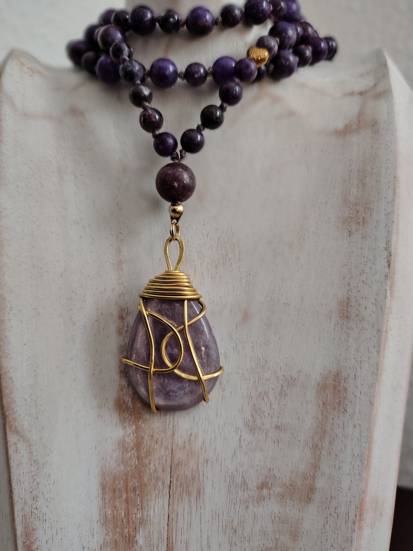 Japamala in Lepidolite – Serenità, Trasformazione e Guarigione Interiore (pezzo unico e numerato)