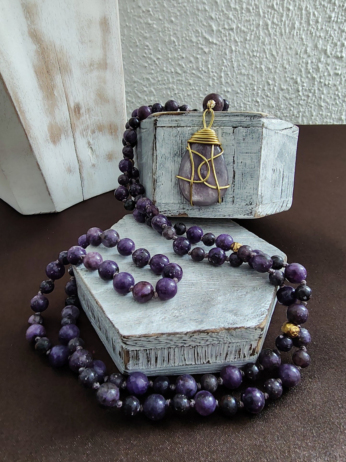 Japamala in Lepidolite – Serenità, Trasformazione e Guarigione Interiore (pezzo unico e numerato)