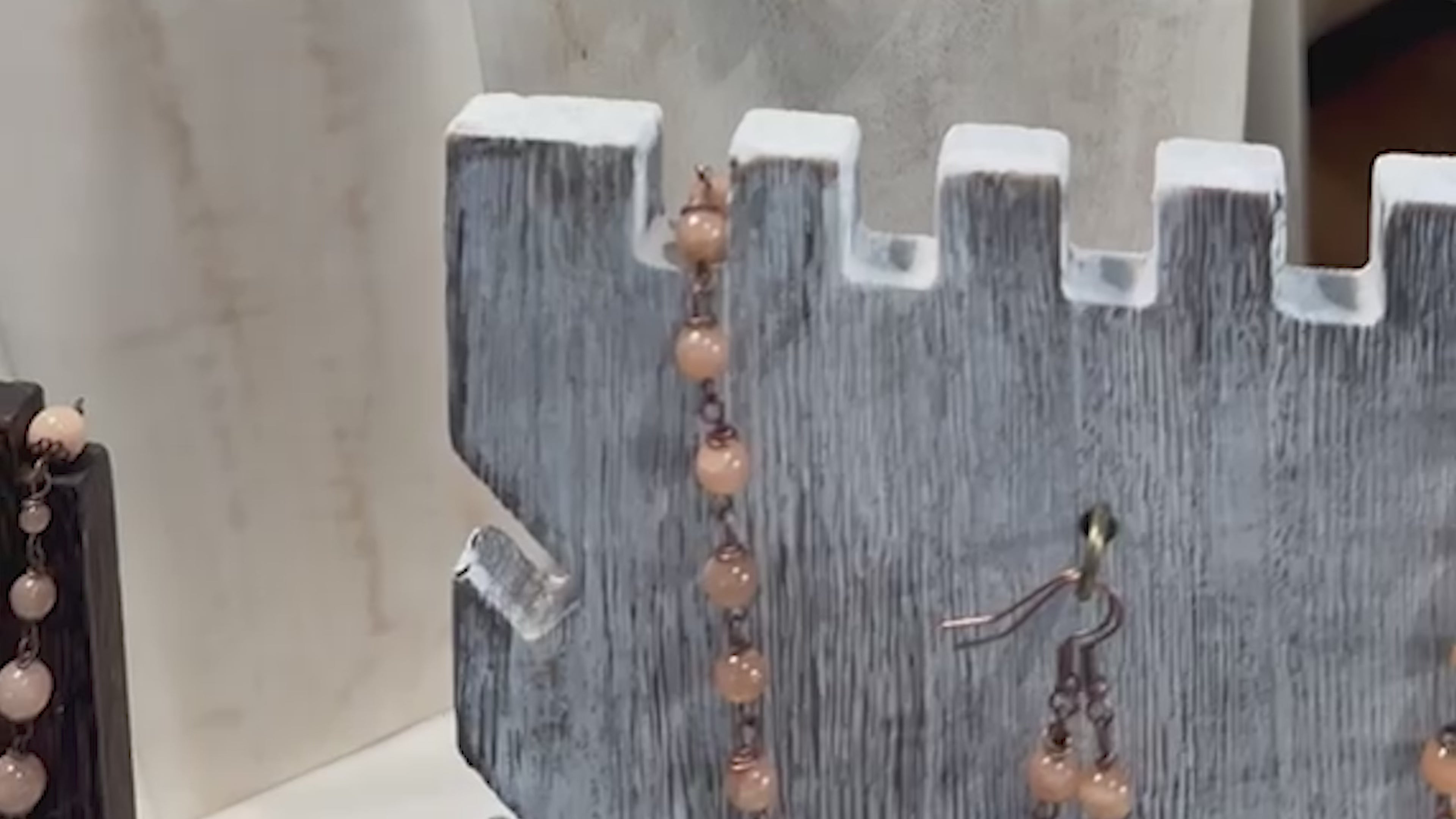 Carica il video: 